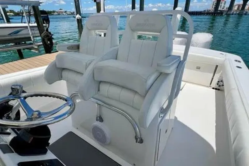 Slide: The Image of Regulator Marine 34SS 2012 - 5805785