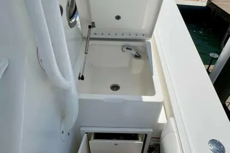 Slide: The Image of Regulator Marine 34SS 2012 - 5805788