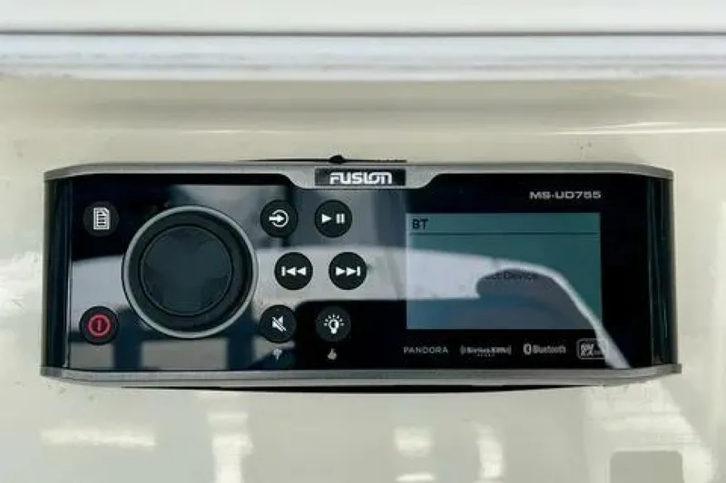 Slide: The Image of Regulator Marine 34SS 2012 - 5805792