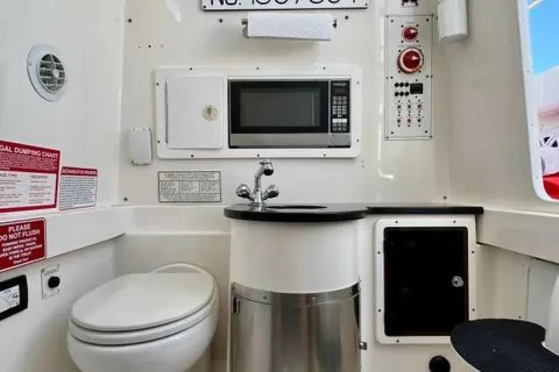 Slide: The Image of Regulator Marine 34SS 2012 - 5805798