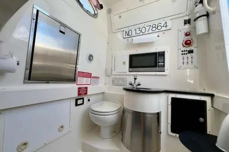 Slide: The Image of Regulator Marine 34SS 2012 - 5805799