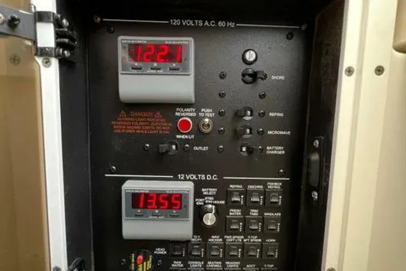 Slide: The Image of Regulator Marine 34SS 2012 - 5805800