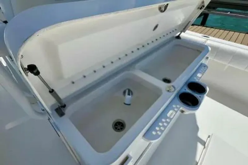 Slide: The Image of Regulator Marine 34SS 2012 - 5805805