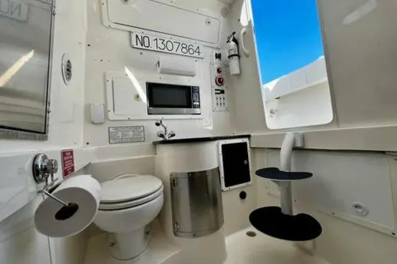 Slide: The Image of Regulator Marine 34SS 2012 - 5805761