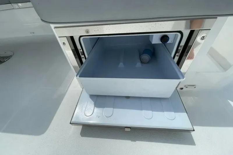 Slide: The Image of Sunseeker 74 Sport Yacht 2020 - 5785006