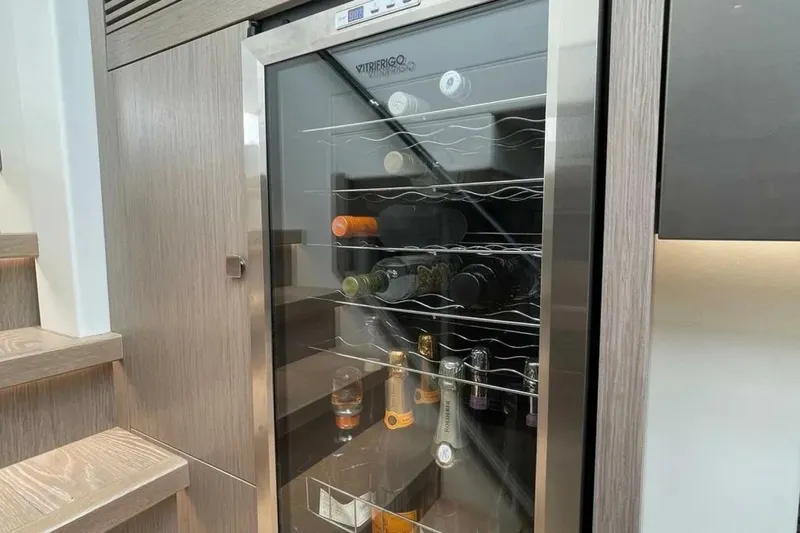 Slide: The Image of Sunseeker 74 Sport Yacht 2020 - 5785017