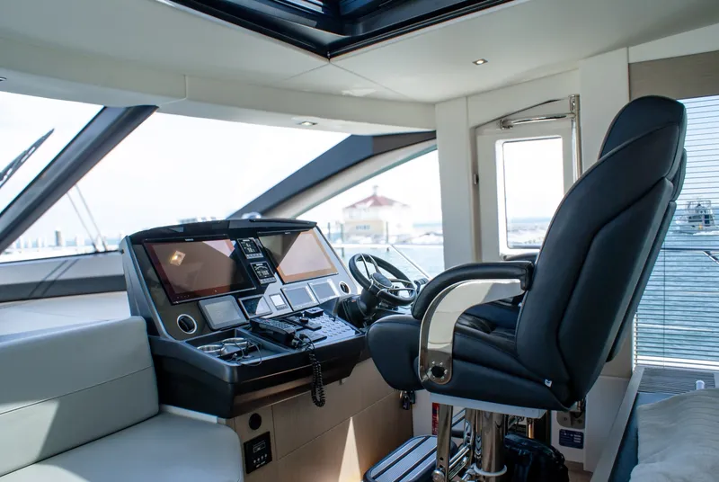 Slide: The Image of Sunseeker 74 Sport Yacht 2020 - 7660287