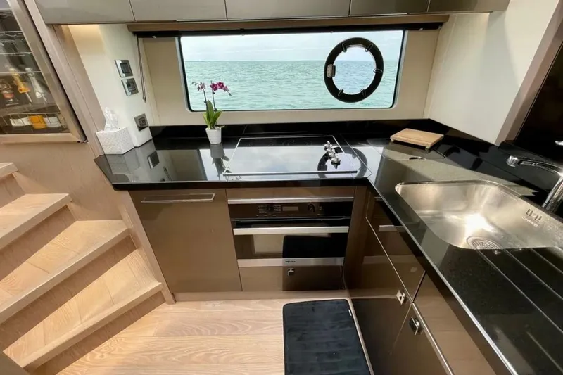 Slide: The Image of Sunseeker 74 Sport Yacht 2020 - 5785032