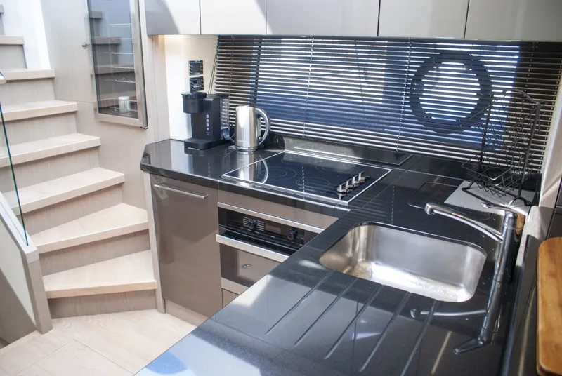 Slide: The Image of Sunseeker 74 Sport Yacht 2020 - 7660321