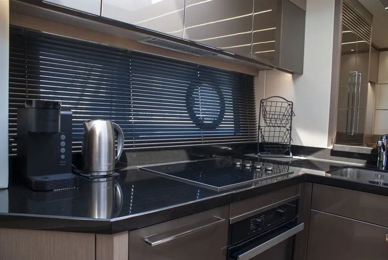 Slide: The Image of Sunseeker 74 Sport Yacht 2020 - 7660323
