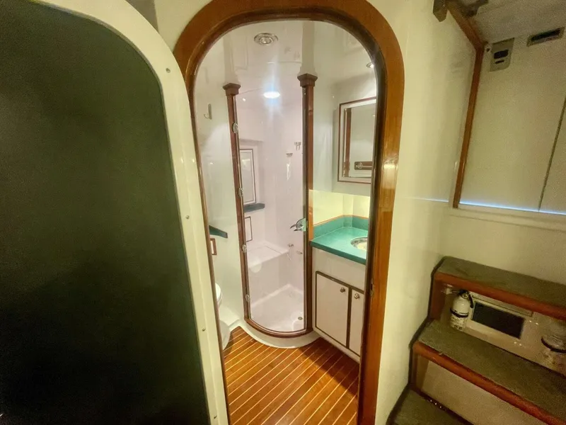 Slide: The Image of Custom Carolina 40 DeSanti 2005 - 5785836