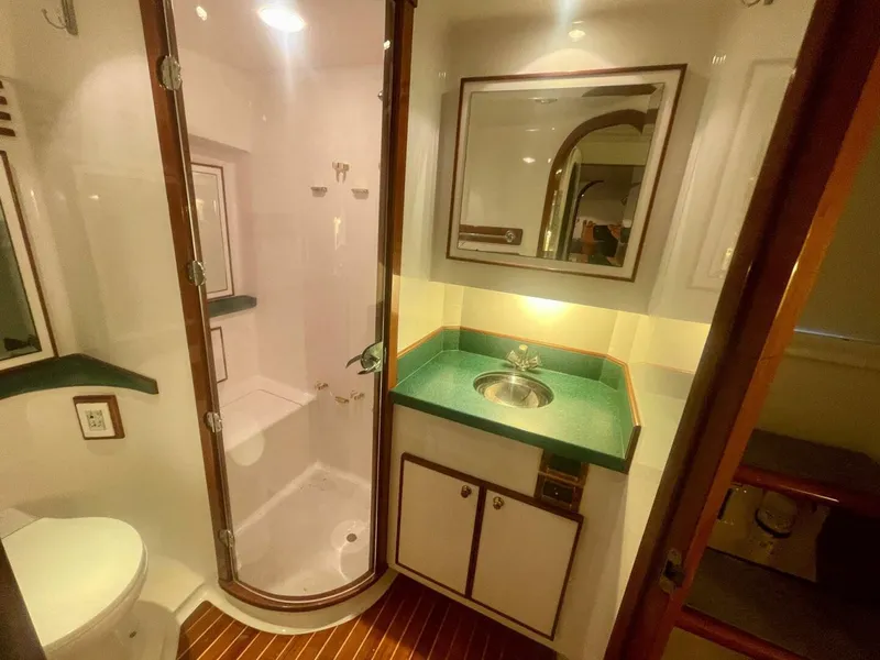 Slide: The Image of Custom Carolina 40 DeSanti 2005 - 5785837