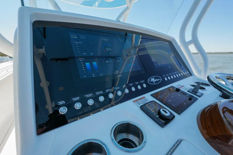 Slide: The Image of Valhalla 33 - Sea Dawg - Helm Station Electronics 2024 Valhalla 33 Center Console - Sea Dawg - 5785901