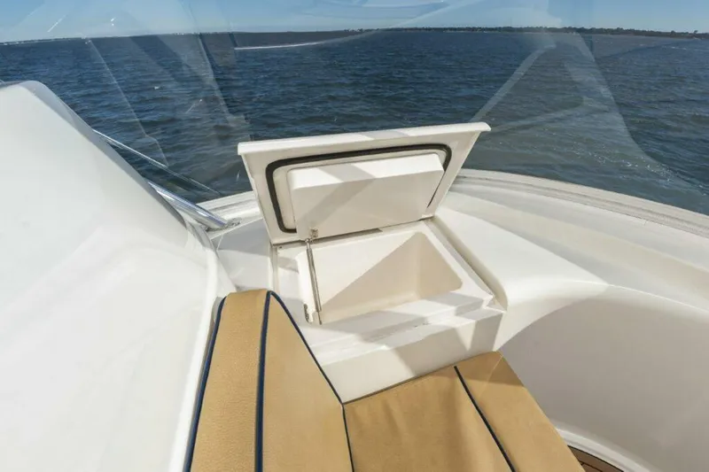 Slide: The Image of 39715d79 11df 4ee6 B30e Dd85c2637739 - 5785937