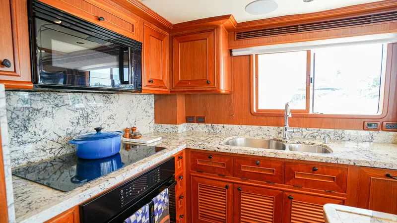 Slide: The Image of Outer Reef 860 Deluxbridge Motoryacht 2017 - 5786623