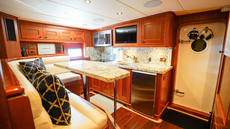 Slide: The Image of Outer Reef 860 Deluxbridge Motoryacht 2017 - 5786703