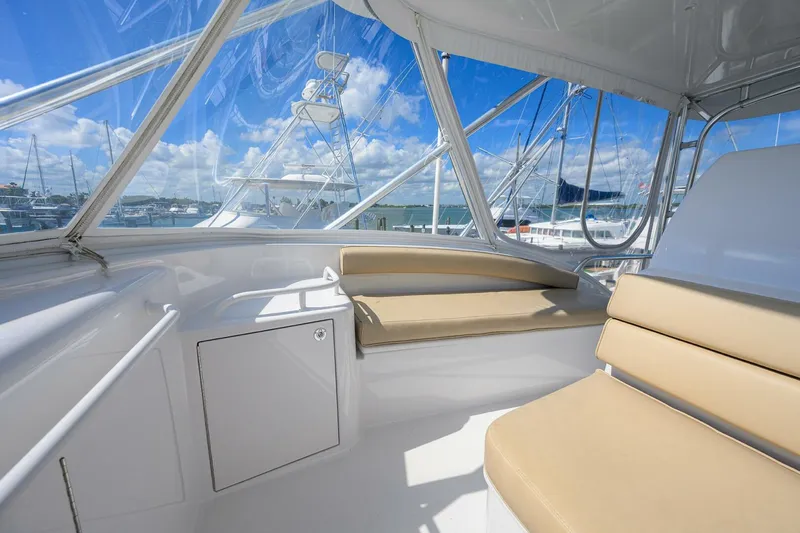 Slide: The Image of Hatteras 54 SEA NYLE - Flybridge - Helm - Seating  2017 Hatteras 54 SEA NYLE - 5786936