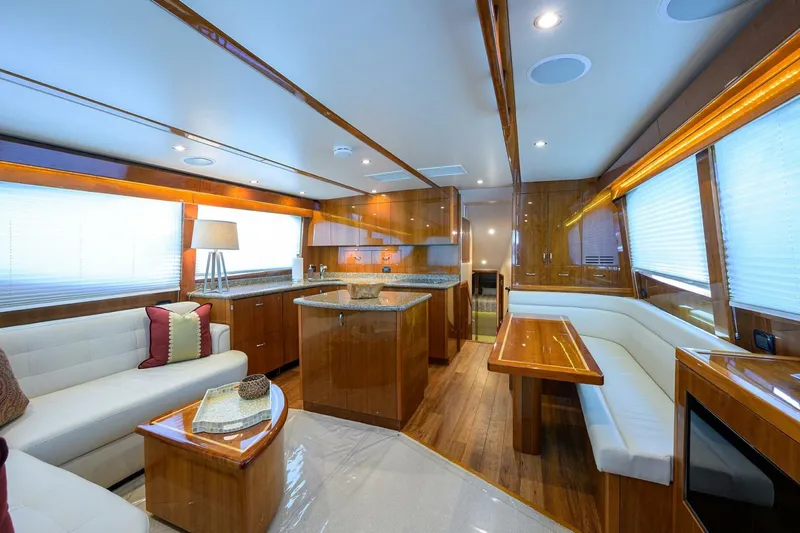 Slide: The Image of Hatteras 54 SEA NYLE - Salon 2017 Hatteras 54 SEA NYLE - 5786937