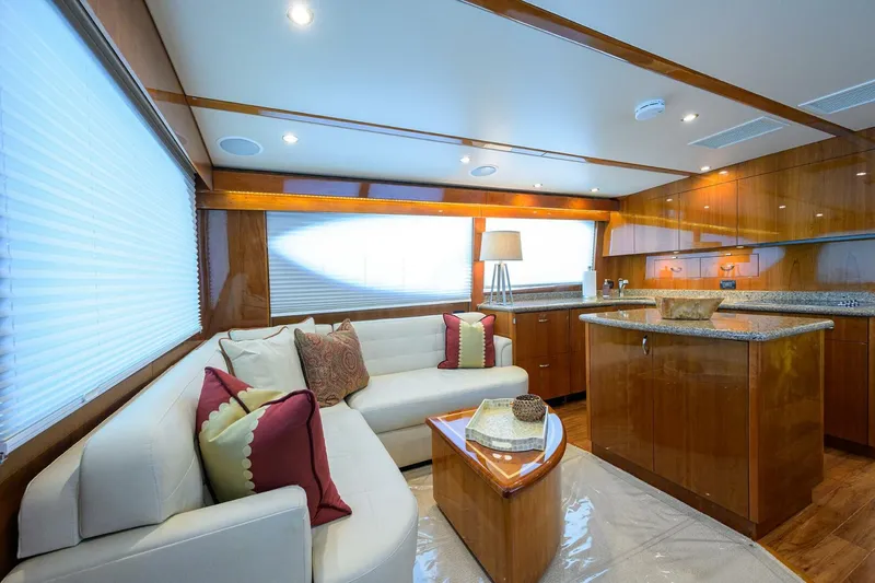 Slide: The Image of Hatteras 54 SEA NYLE - Salon 2017 Hatteras 54 SEA NYLE - 5786938