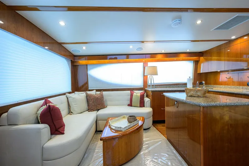 Slide: The Image of Hatteras 54 SEA NYLE - Salon 2017 Hatteras 54 SEA NYLE - 5786939