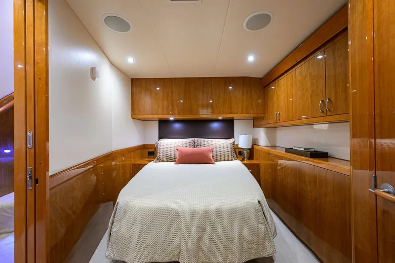 Slide: The Image of Hatteras 54 SEA NYLE - Master Stateroom 2017 Hatteras 54 SEA NYLE - 5786967