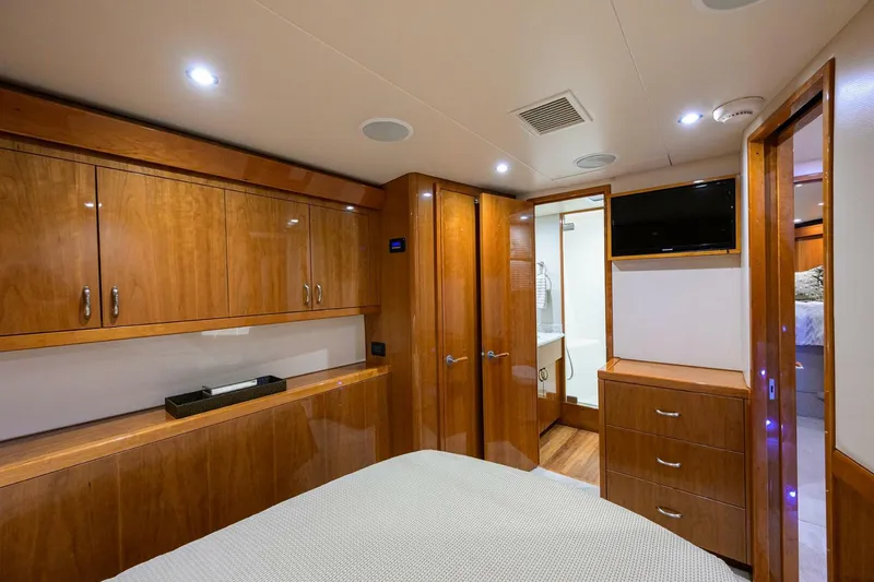 Slide: The Image of Hatteras 54 SEA NYLE - Master Stateroom 2017 Hatteras 54 SEA NYLE - 5786968