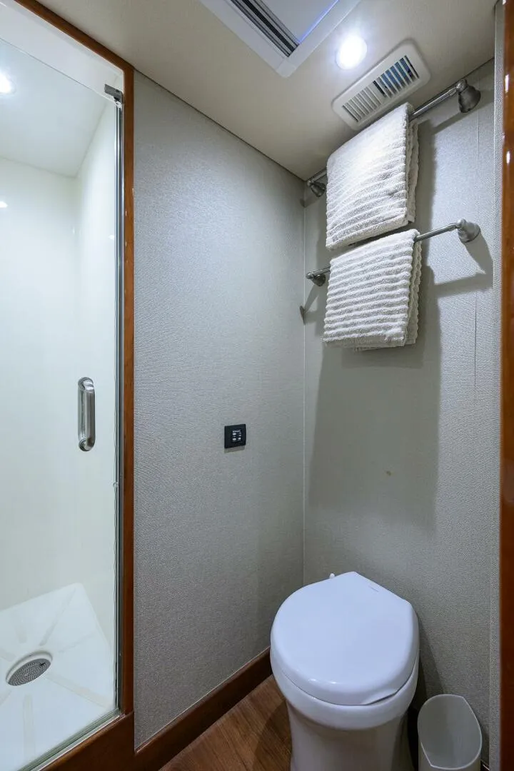 Slide: The Image of Hatteras 54 SEA NYLE - Master Ensuite Head 2017 Hatteras 54 SEA NYLE - 5786973