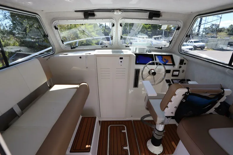 Slide: The Image of Parker 2520 XLD Sport Cabin 2017 - 5786679