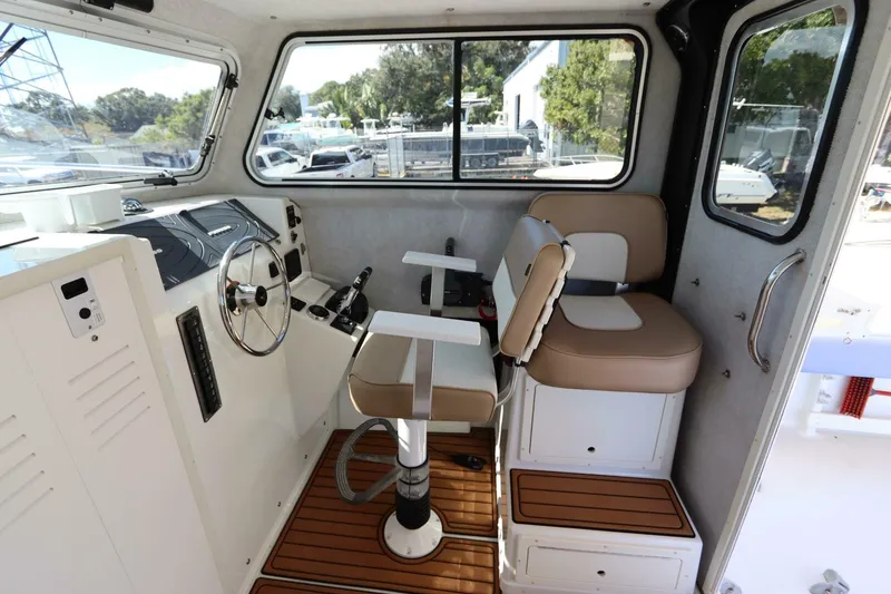 Slide: The Image of Parker 2520 XLD Sport Cabin 2017 - 5786684
