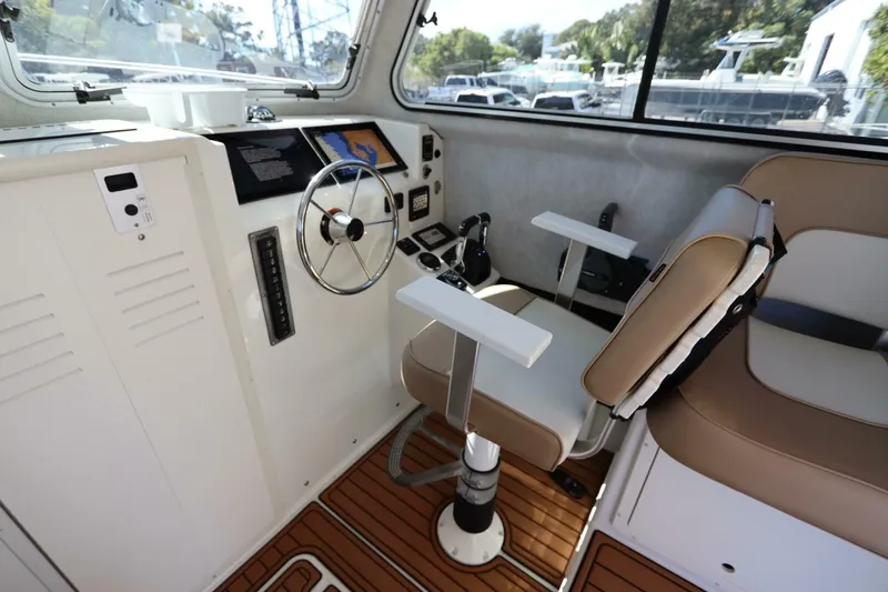 Slide: The Image of Parker 2520 XLD Sport Cabin 2017 - 5786685