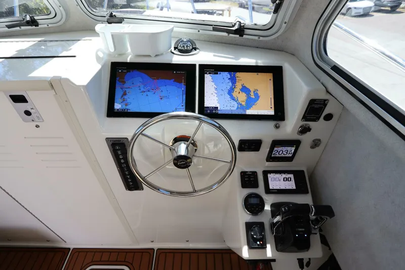 Slide: The Image of Parker 2520 XLD Sport Cabin 2017 - 5786687
