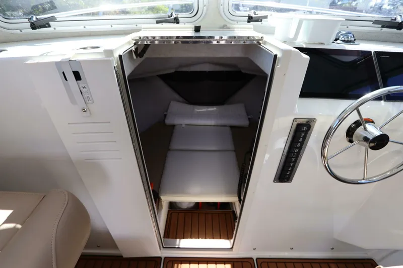 Slide: The Image of Parker 2520 XLD Sport Cabin 2017 - 5786693