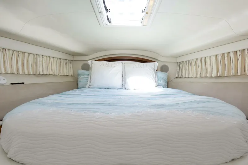 Slide: The Image of 2000 40 Sea Ray 400 Sedan Bridge Silver Lining Primary Stateroom - 5882258