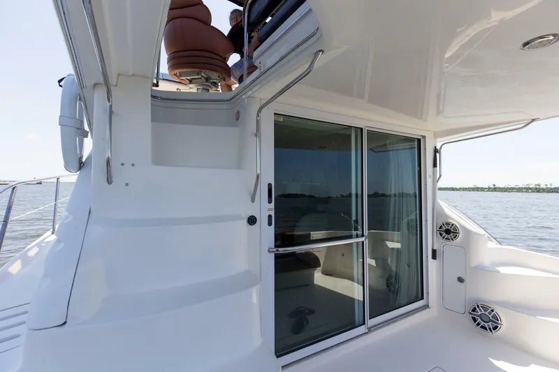 Slide: The Image of 2000 40 Sea Ray 400 Sedan Bridge Silver Lining Mezzanine - 5882276