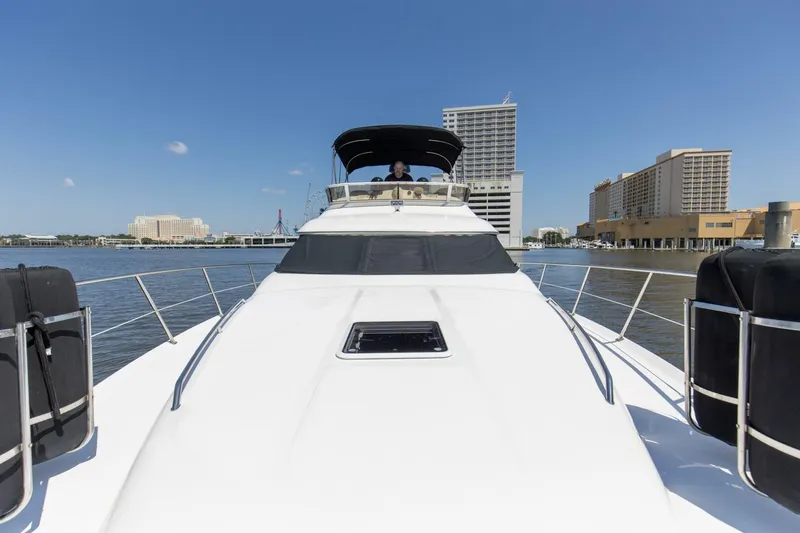 Slide: The Image of 2000 40 Sea Ray 400 Sedan Bridge Silver Lining Bow (1) - 5882277