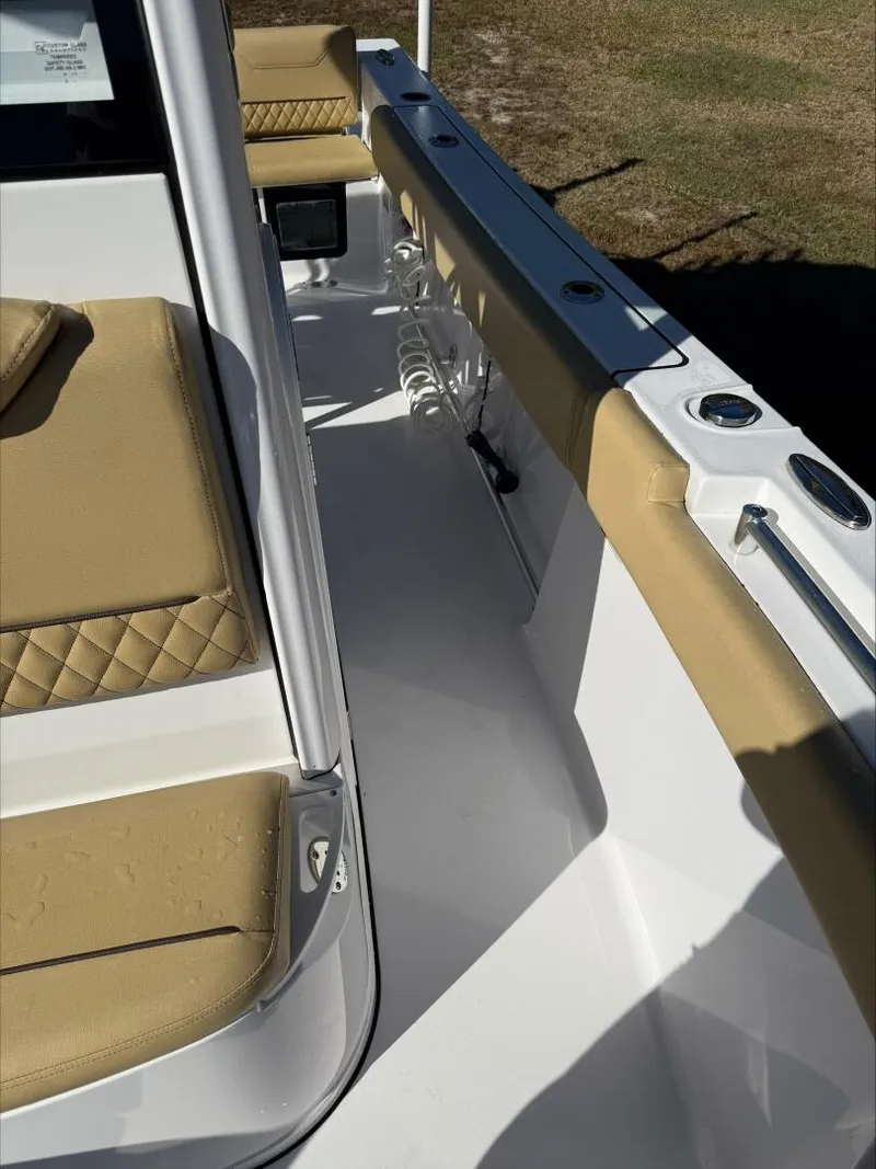 Slide: The Image of Sportsman Heritage 231 Center Console 2024 - 5787232