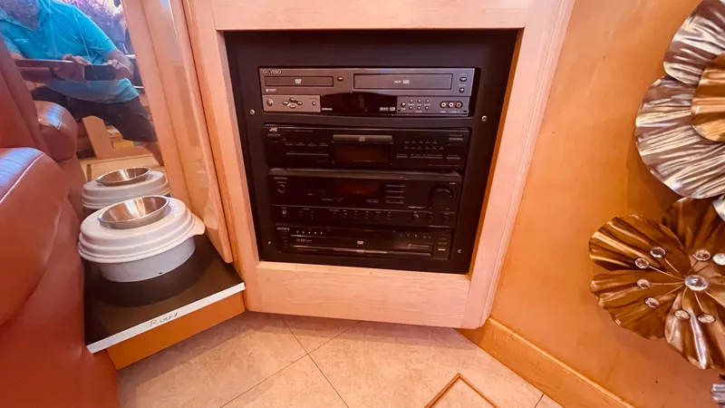 Slide: The Image of Carver Yachts 500 COCKPIT MY 1997 - 5859692