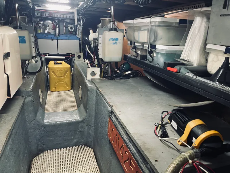 Slide: The Image of Carver Yachts 500 COCKPIT MY 1997 - 7458812