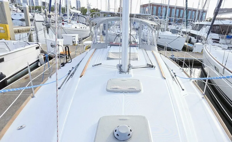 Slide: The Image of Beneteau Oceanis 2013 - 5795604