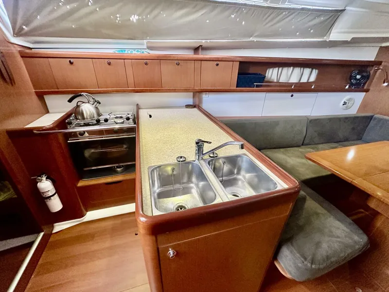 Slide: The Image of Beneteau Oceanis 2013 - 5795654