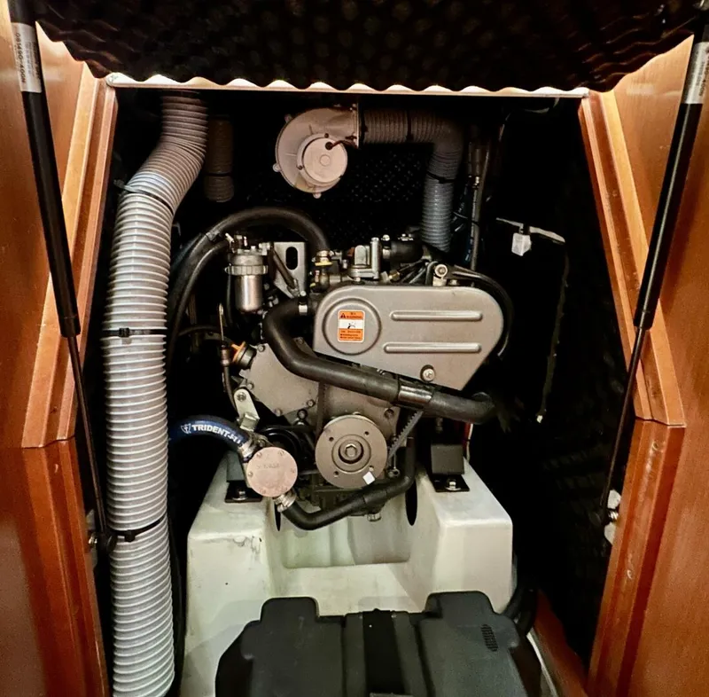 Slide: The Image of Beneteau Oceanis 2013 - 5795657