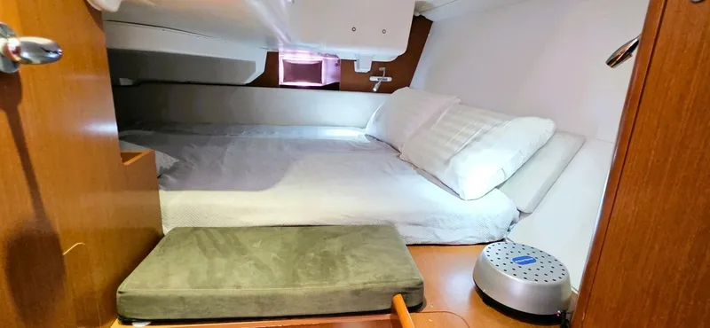 Slide: The Image of Beneteau Oceanis 2013 - 5795605