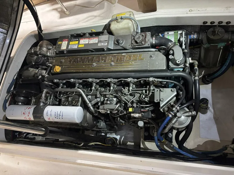 Slide: The Image of Hinckley Yachts 36 Picnic Boat EP 2004 - 5789611