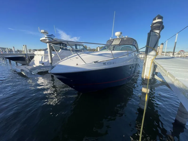 Slide: The Image of Rinker 310 Express 2016 - 5790689