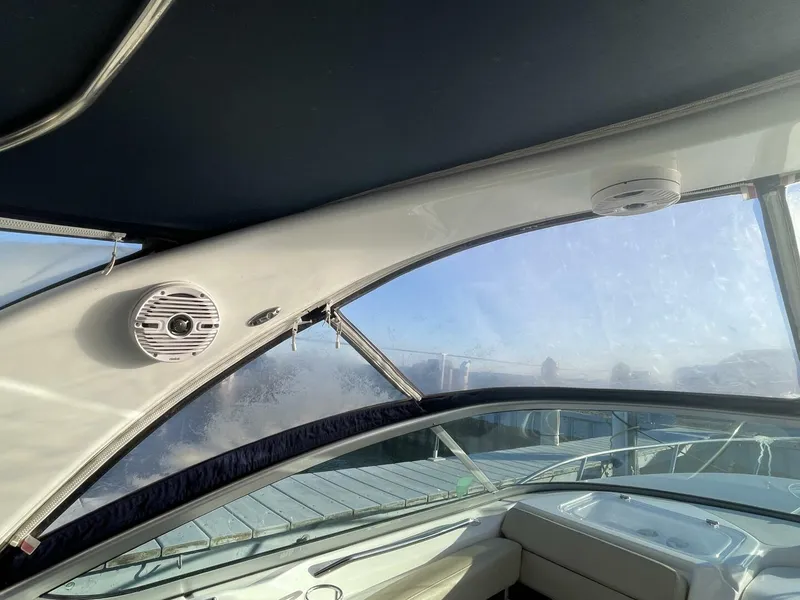 Slide: The Image of Rinker 310 Express 2016 - 5790682