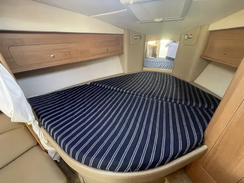 Slide: The Image of Rinker 310 Express 2016 - 5790667