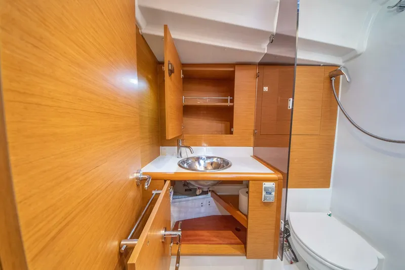 Slide: The Image of Jeanneau 439 2016 - 5817088