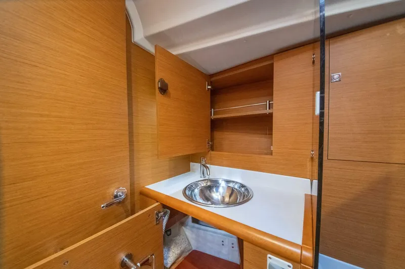 Slide: The Image of Jeanneau 439 2016 - 5817089