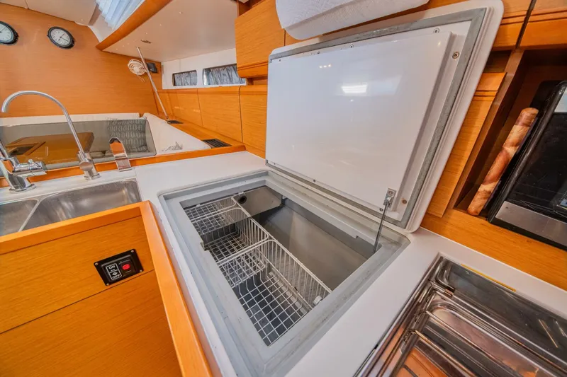 Slide: The Image of Jeanneau 439 2016 - 5817100