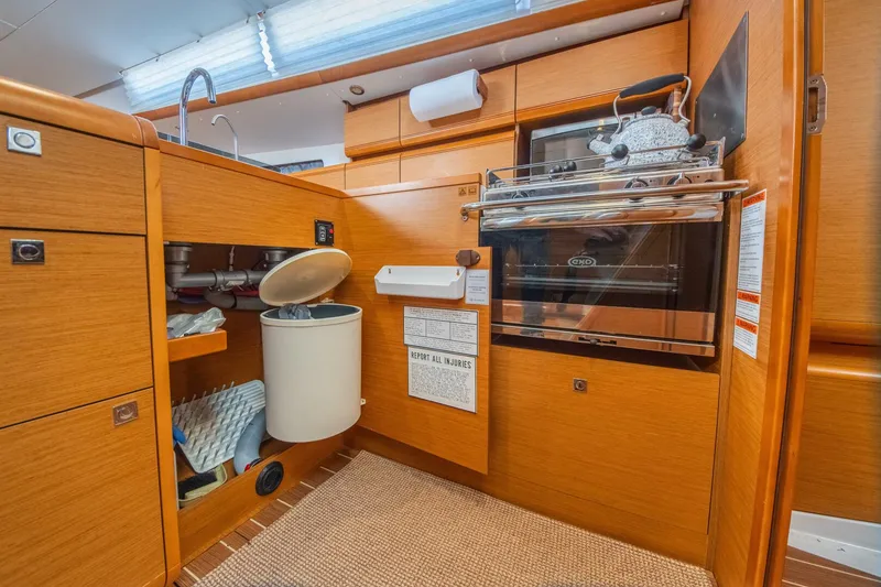 Slide: The Image of Jeanneau 439 2016 - 5817106